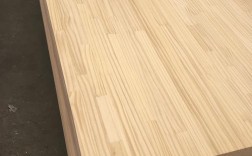 请问：松木止口拼接板和直拼板哪种好？卖松木直拼板