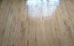 浅色的复合地板（浅色复合地板泡水图片）