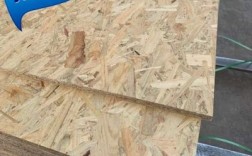 三胺板和松木板哪个好？松木刨花板