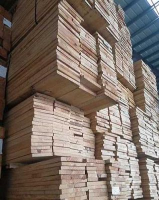 国内最便宜的木头品种多少钱一吨？木料面板多少钱一张-图1