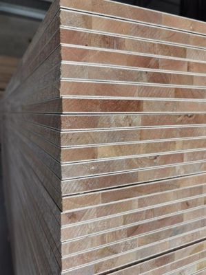 杉木芯板和多层实木板哪个好？杉木夹芯板