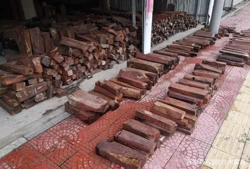 朋友说下老挝红木市场价格是多少？老挝红木贵吗？老挝大红酸枝木料价格-图2