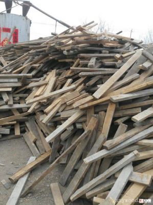 废旧木材哪里有收购的厂家？求购松木制品-图1