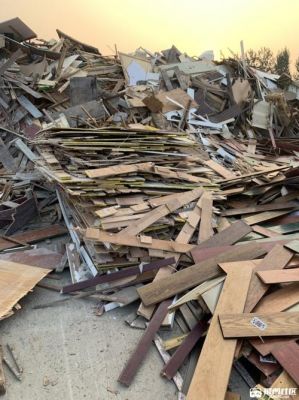 哪里收购木材粉碎？木料板材回收-图2