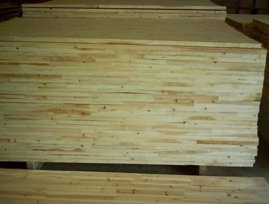 杉木芯齿接板和多层实木板哪个好？杉木贴面板-图1