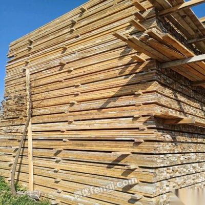 建筑工地旧方木和木板，回收来都干什么用，是加工成品在卖吗？收杉木板厂-图1