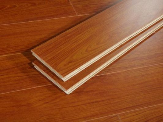实木多层地板什么木材好（实木多层地板什么木材好用）-图2
