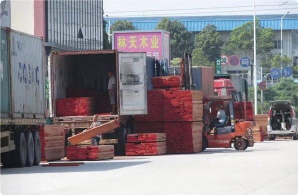 中国有哪些木材交易市场？厚街木料市场-图1
