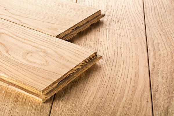 强化复合地板和实木复合（强化复合地板和实木复合地板哪个好）-图1