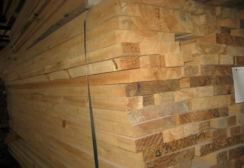 一吨松木可以旋多少张皮子？广西新西兰松木单板-图1
