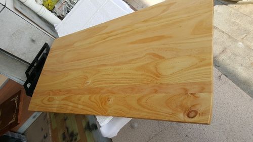 榆木桌面和松木桌面对比？松木结构特点