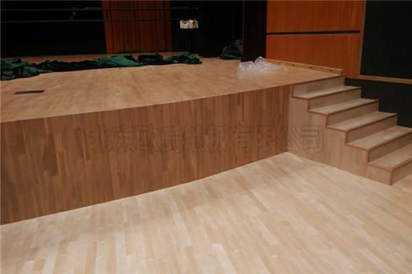 舞台铺木地板（舞台铺木地板效果图）-图1