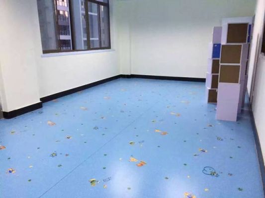幼儿园塑料地板（幼儿园塑料地板适合居家使用吗）-图2