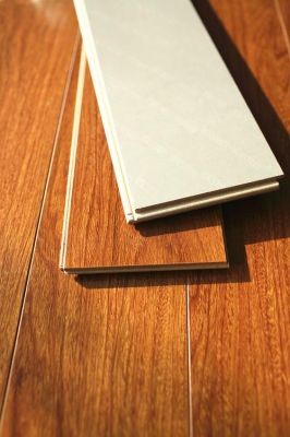 复合材料木地板（复合木地板是用什么材料做的）-图1