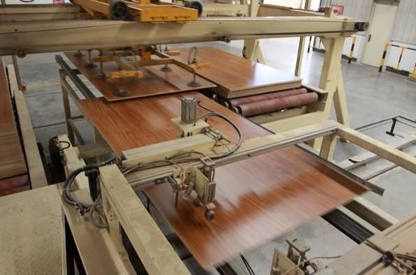 专业木地板生产（木地板生产视频教程）-图1