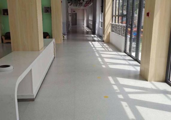 学校专用地板（一般学校用什么地板砖）-图1