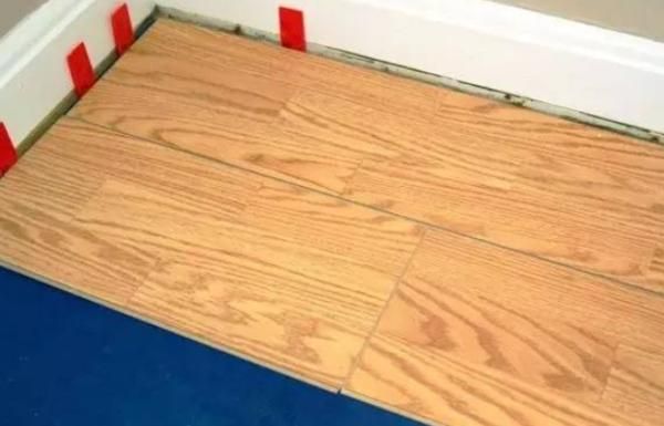 夏天铺木地板（夏天铺木地板需要留伸缩缝吗）-图1