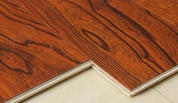强化地板实木地板（强化木地板和实木地板的区别在哪里?）-图2