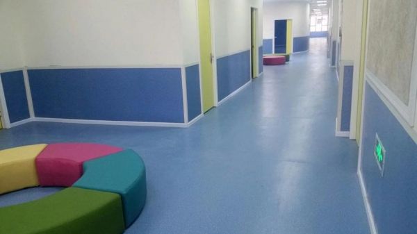 幼儿园专用塑胶地板（幼儿园塑胶地板施工视频）-图3