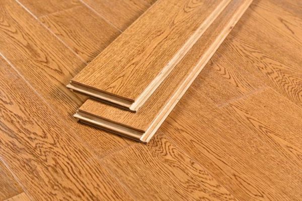 实木多层地板和实木地板哪个好（多层实木地板与实木地板）-图1