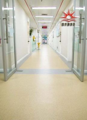 医院用pvc地板（医院用pvc地板多少钱一平方）-图1