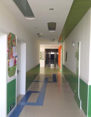 幼儿园走廊地板（幼儿园走廊地板效果图）-图2