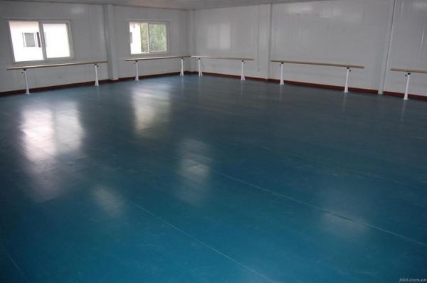 跳舞室地板（跳舞室最好用什么地面）-图2