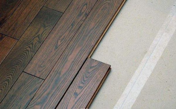 复合木地板接缝（复合木地板接缝翘起）-图2