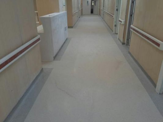 医院橡胶地板（医院橡胶地板基层施需要钢筋锚固吗）-图1