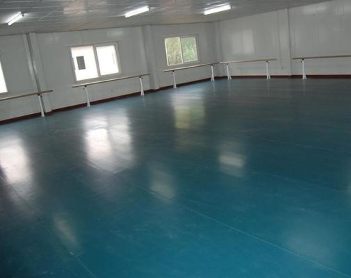 舞蹈室塑胶地板（舞蹈室塑胶地板胶怎么清洁）-图1