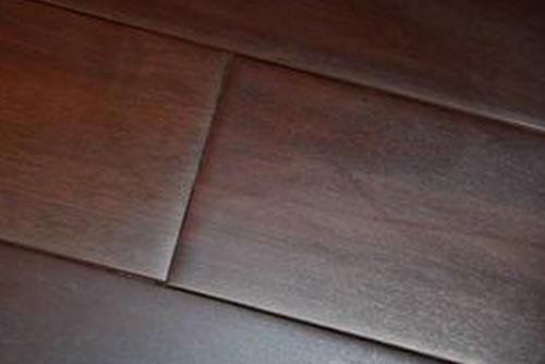 铁木地板与橡木地板（铁木地板与橡木地板的区别）-图1