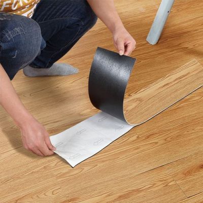 实木地板安装用胶水吗（实木地板要用地板胶吗）-图1