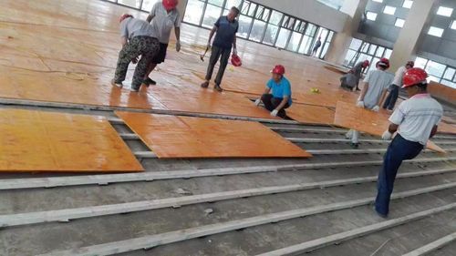 运动木地板翻新工程（运动木地板翻新工程视频）-图3