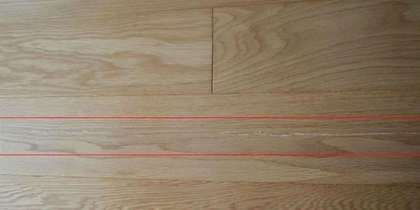 木地板的缝（木地板的缝隙越来越大怎么办）-图3