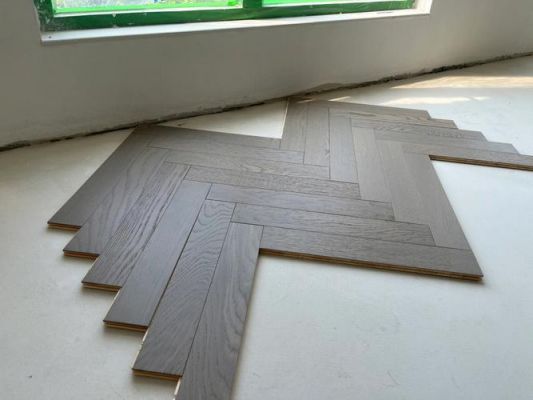 人字拼实木地板（人字拼实木地板的铺贴方法）-图3