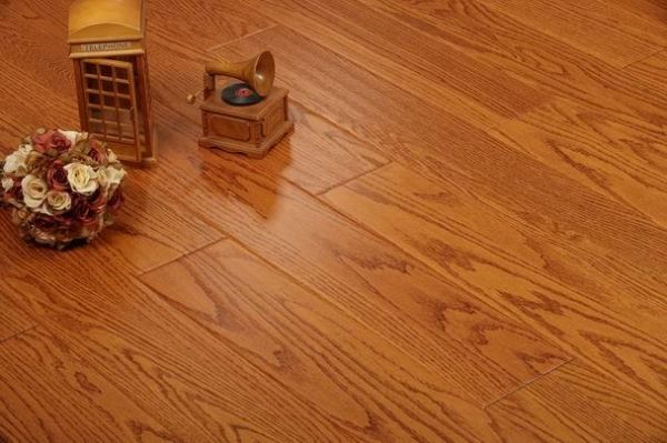 刺愧木地板（刺槐地板的优点和缺点）
