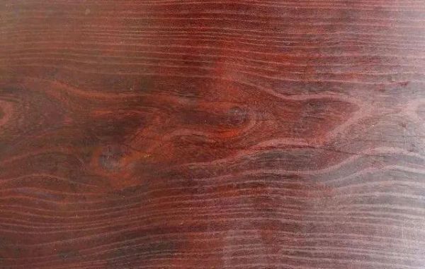 红木实木地板（红木实木地板上的血迹斑斑会变成白色吗）-图2