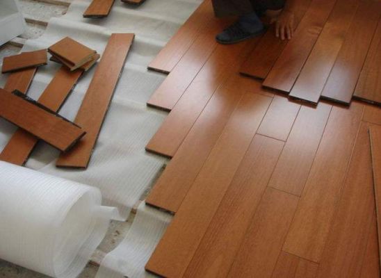 安装强化木地板（安装强化木地板需要什么辅材材料）-图1