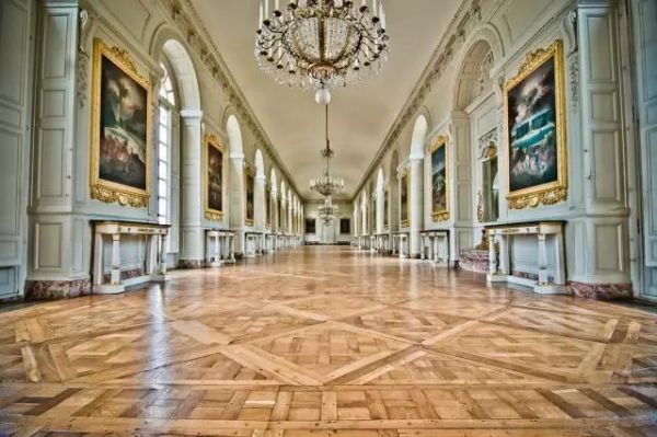 卢浮宫大厅地板（卢浮宫的地板）-图2