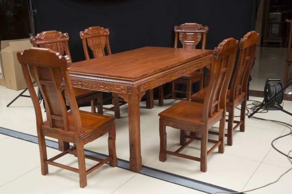 东阳红木餐桌（东阳红木家具餐桌）